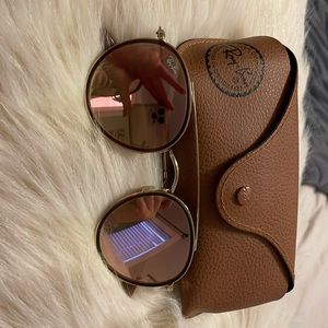 RayBan Round Sunglasses. Gold rims w/ Pink reflection. Comes with cloth and case